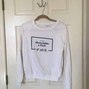 Abercrombie & Fitch White Swearshirt